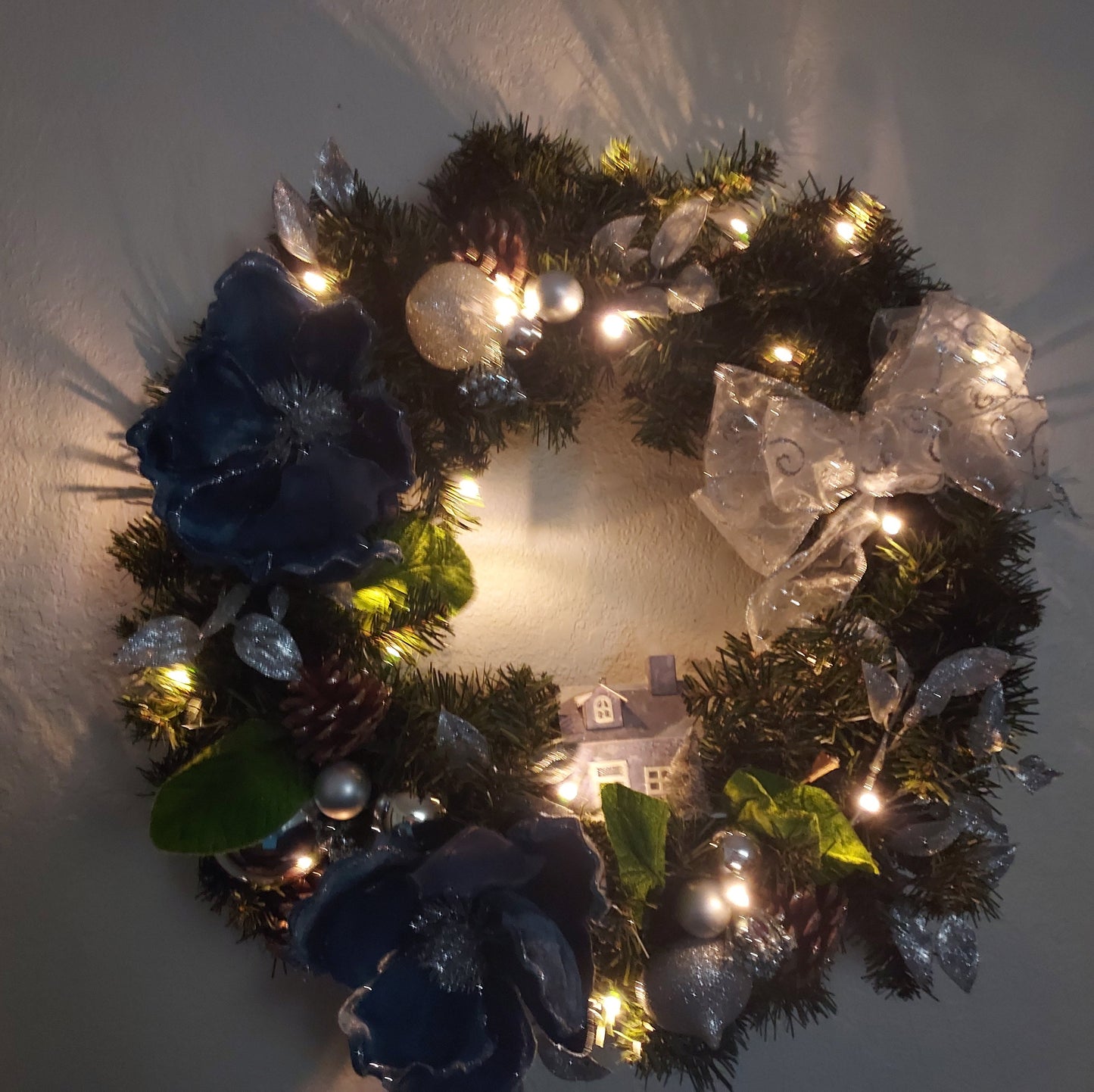 Christmas Pre-lit Wreaths