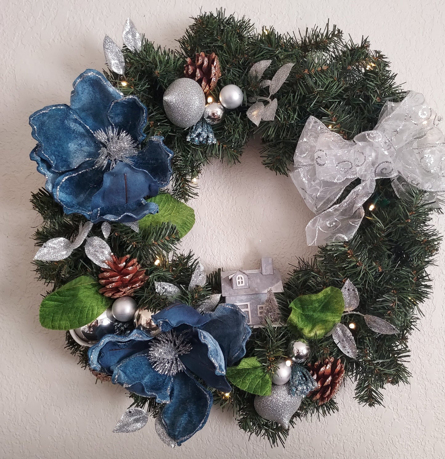 Christmas Pre-lit Wreaths
